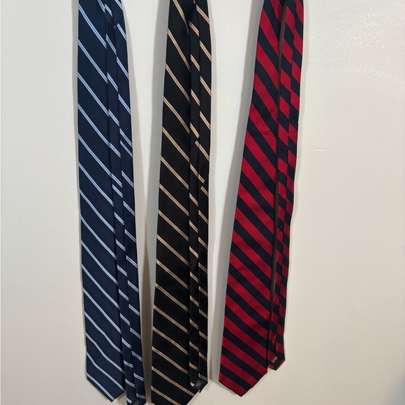 Stafford & IZOD Men’s Striped Silk Tie Bundle – Classic Navy, Red, Black Set - Picture 4 of 7
